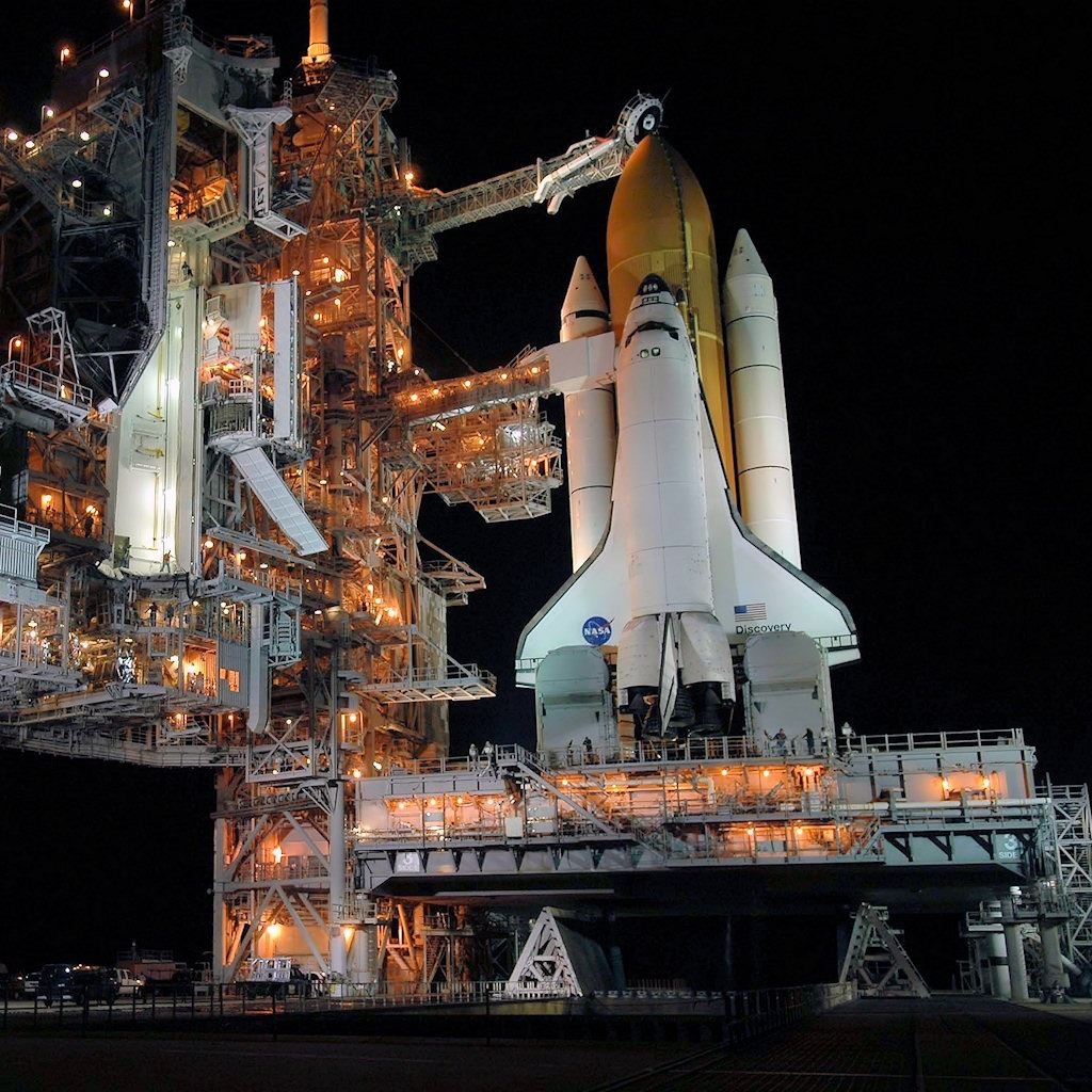 Space Ship wallpaper